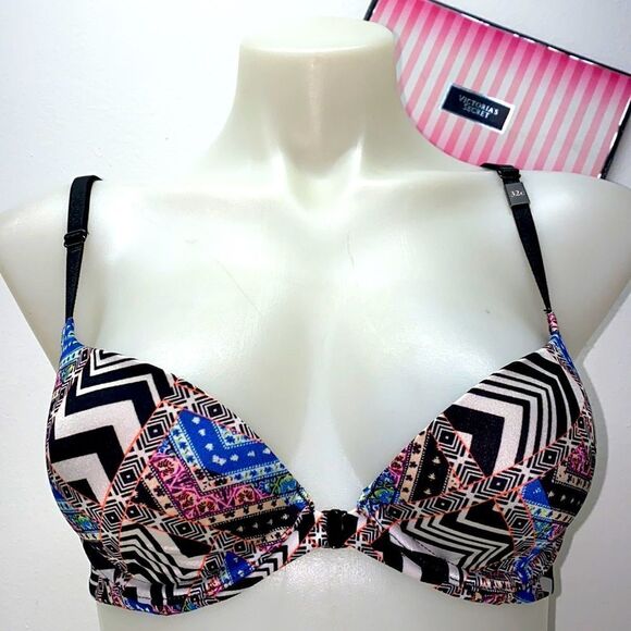 🔥VICTORIA SECRET BRA very sexy lightly lined plunge SZ 32C New - Picture 1 of 5